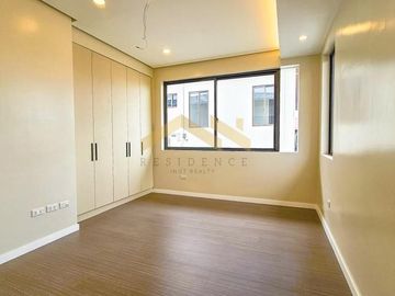 SPACIOUS MODERN SINGLE DETACHED HOUSE AND LOT IN BF HOMES PARANAQUE CITY
