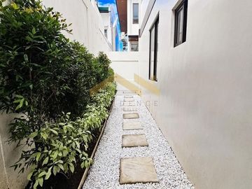 SPACIOUS MODERN SINGLE DETACHED HOUSE AND LOT IN BF HOMES PARANAQUE CITY