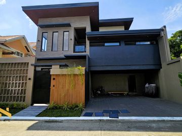 HUGE ELEGANT SINGLE DETACHED HOUSE AND LOT IN BF HOMES PARANAQUE