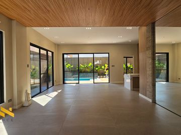 HUGE ELEGANT SINGLE DETACHED HOUSE AND LOT IN BF HOMES PARANAQUE