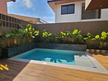 HUGE ELEGANT SINGLE DETACHED HOUSE AND LOT IN BF HOMES PARANAQUE