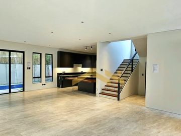 6 BR WITH SWIMMINNG POOL IN BF HOMES PARAÑAQUE CITY
