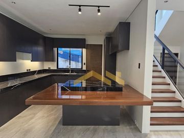 6 BR WITH SWIMMINNG POOL IN BF HOMES PARAÑAQUE CITY