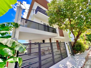 Discover the perfect blend of affordability and luxury in this brand-new house and lot nestled within the serene Greenwoods Executive Village. Your dr