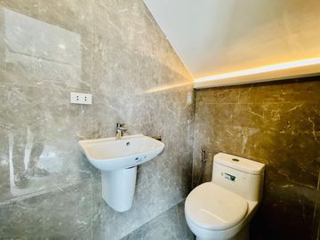 Discover the perfect blend of affordability and luxury in this brand-new house and lot nestled within the serene Greenwoods Executive Village. Your dr