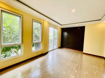 Discover the perfect blend of affordability and luxury in this brand-new house and lot nestled within the serene Greenwoods Executive Village. Your dr