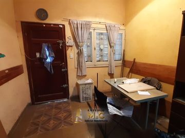 Venta Casa + Dpto en B° Los Paraisos