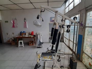 Venta Casa + Dpto en B° Los Paraisos