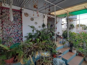 Venta Casa + Dpto en B° Los Paraisos