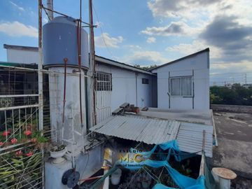 Venta Casa + Dpto en B° Los Paraisos
