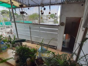 Venta Casa + Dpto en B° Los Paraisos