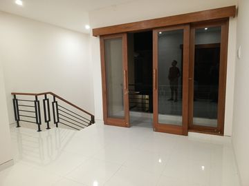 New Minimalist House 6 meters Road Sesetan Denpasar