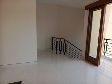 New Minimalist House 6 meters Road Sesetan Denpasar