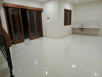 New Minimalist House 6 meters Road Sesetan Denpasar