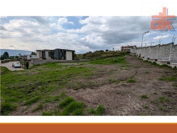 De Venta Terreno 899m2 Conjunto De Lujo Urb. Navarra, Sangolqui