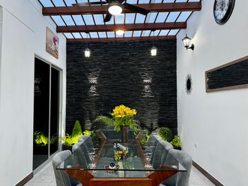 CASA DE VENTA AMOBLADA EN POMASQUI