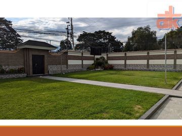 Gran Casa de Venta con Terreno La Armenia