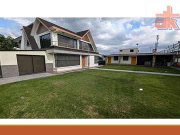 Gran Casa de Venta con Terreno La Armenia