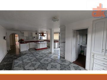 Gran Casa de Venta con Terreno La Armenia