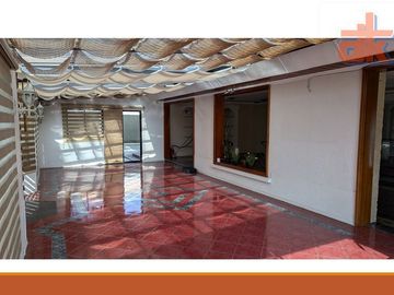Gran Casa de Venta con Terreno La Armenia