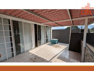 Gran Casa de Venta con Terreno La Armenia