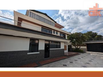 Gran Casa de Venta con Terreno La Armenia