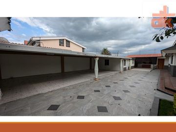 Gran Casa de Venta con Terreno La Armenia