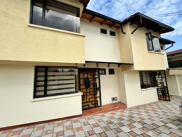 CASA DE VENTA EN EL CONDADO