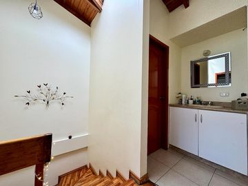 CASA DE VENTA EN EL CONDADO