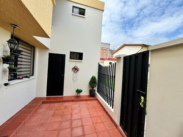 CASA DE VENTA EN EL CONDADO