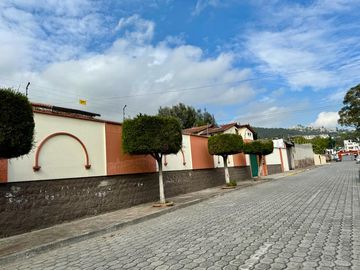 CASA DE VENTA EN EL CONDADO
