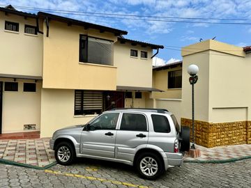 CASA DE VENTA EN EL CONDADO