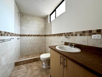 CASA DE VENTA EN EL CONDADO