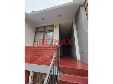 Se vende amplia casa en Urb. Mercurio Los Olivos