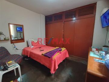 Se vende amplia casa en Urb. Mercurio Los Olivos