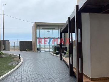 Departamento En 1Er Piso Con Estacionamiento En Condominio De La Costanera, Frente Al Mar