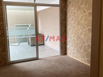 Departamento En 1Er Piso Con Estacionamiento En Condominio De La Costanera, Frente Al Mar