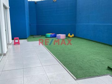 Departamento En 1Er Piso Con Estacionamiento En Condominio De La Costanera, Frente Al Mar