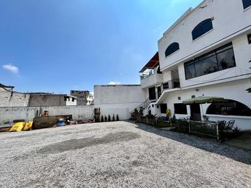 CASA DE VENTA EN COTOCOLLAO A POCOS METROS DE LA CALLE LEGARDA