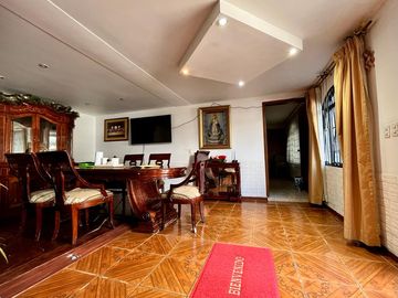 CASA DE VENTA EN COTOCOLLAO A POCOS METROS DE LA CALLE LEGARDA