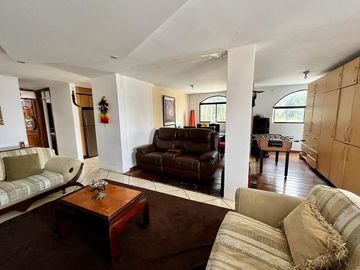 CASA DE VENTA EN COTOCOLLAO A POCOS METROS DE LA CALLE LEGARDA