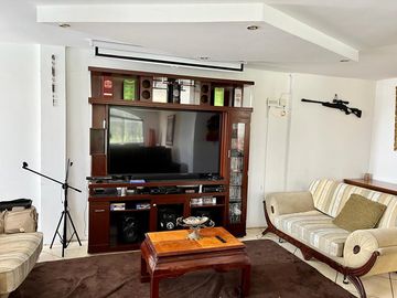 CASA DE VENTA EN COTOCOLLAO A POCOS METROS DE LA CALLE LEGARDA