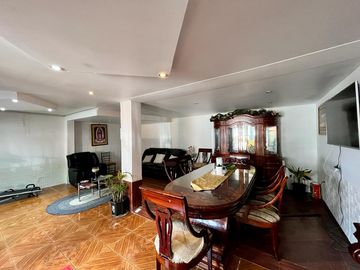 CASA DE VENTA EN COTOCOLLAO A POCOS METROS DE LA CALLE LEGARDA