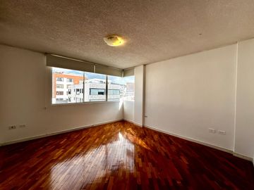 VENDO DEPARTAMENTO DÚPLEX EN MONTESERRÍN