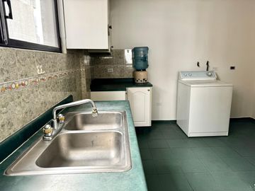 VENDO DEPARTAMENTO DÚPLEX EN MONTESERRÍN