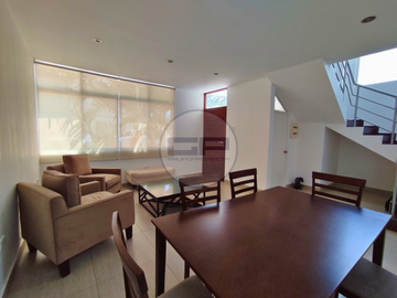 Casa triplex en condominio privado con terraza y vista a la ciudad en la mejor ubicación de Piura