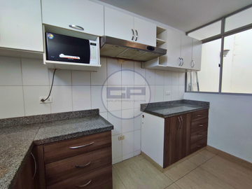Casa triplex en condominio privado con terraza y vista a la ciudad en la mejor ubicación de Piura