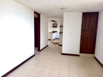 CASA RENTERA DE VENTA EN LA BOTA QUITO