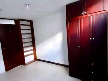CASA RENTERA DE VENTA EN LA BOTA QUITO