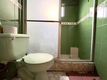 CASA RENTERA DE VENTA EN LA BOTA QUITO
